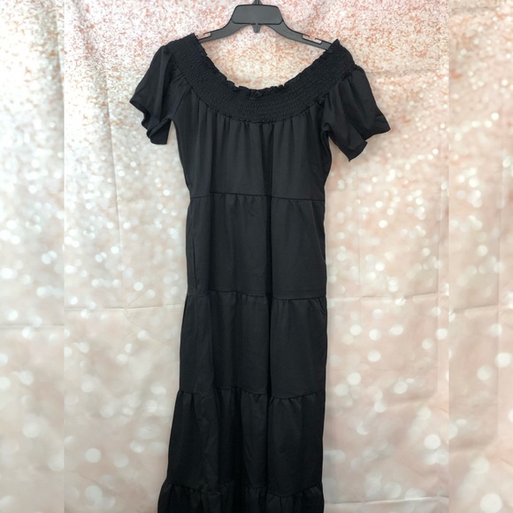 NEW Black Tiered Off-the-Shoulder Maxi Dress - Picture 4 of 7